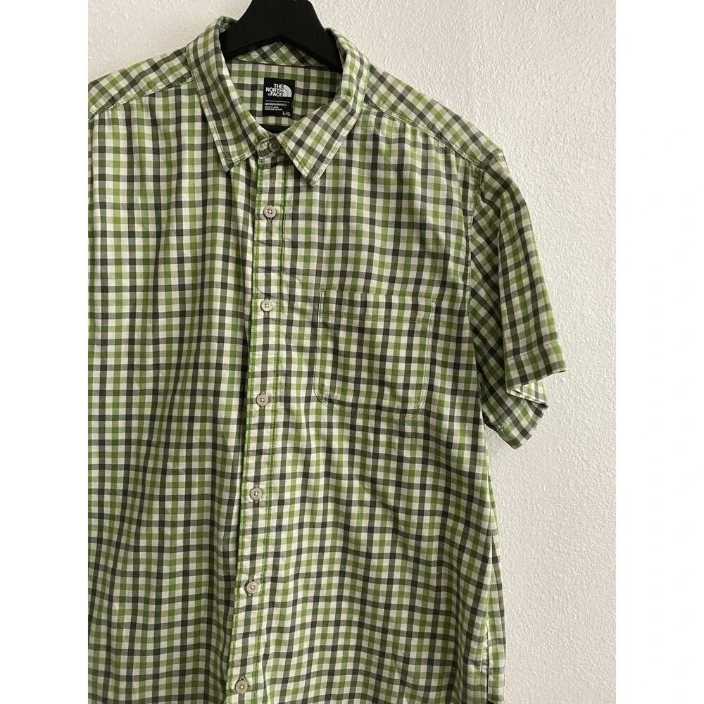 North Face Men’s Green 100% Cotton Short Sleeve Button Front Collar Shirt L G38